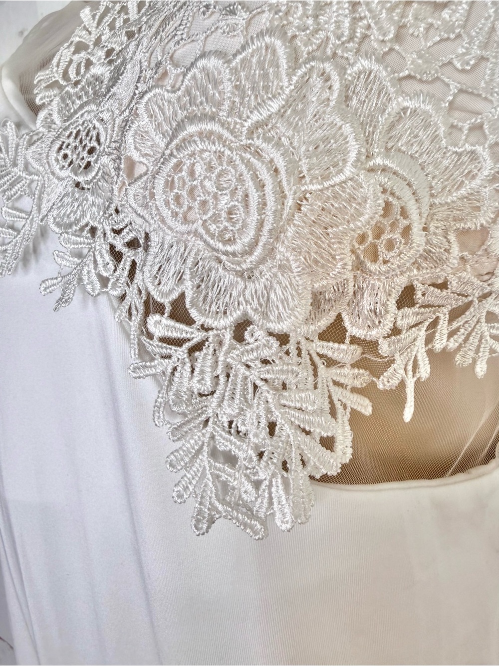 Vintage Coquette Ivory Lace detail V-neck Sleeveless Snap Closure Bodysuit M - Picture 13 of 15